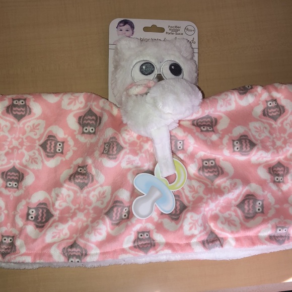 Blankets and Beyond Pink Owl Set of 4 Items - Picture 2 of 16
